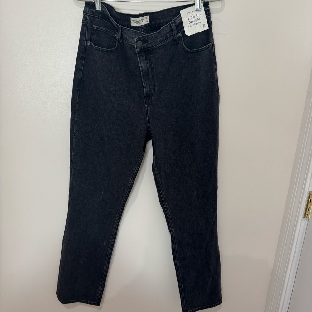 NWT Abercrombie & Fitch The 90s Slim Straight Ultra High Rise Black Jeans